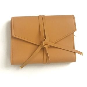 Glass Ladder & Co Katherine Tech Organizer Roll New In Box Honey Colored